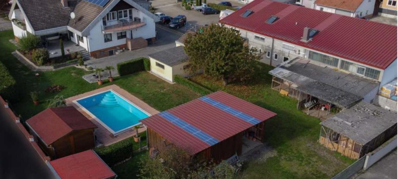 Ferienwohnungen Zur Elz - Traumhafte 160 Qm Wohnung Mit Pool Und Garten Naehe Des Europaparks คัปเพล-กราเฟินเฮาเซน ภายนอก รูปภาพ